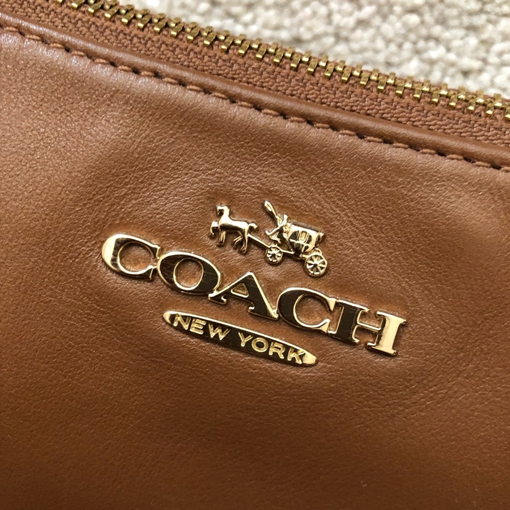 Coach Bag - Picture 3 of 8